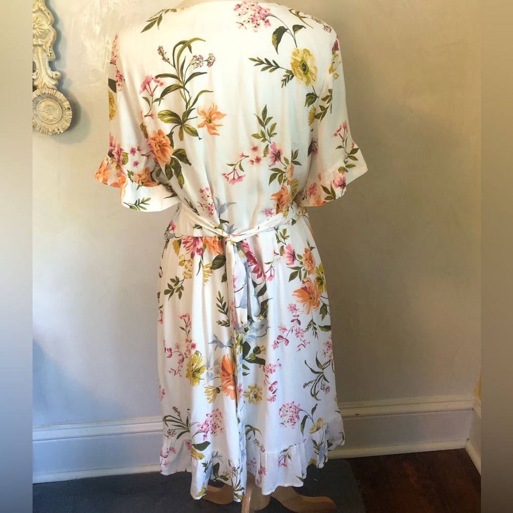 Loft Ivory wrap Dress w/ floral designs & ruffle short sleeves & hem Size 14 - Picture 5 of 15